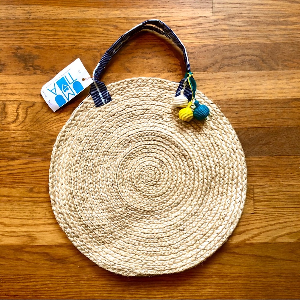 Handwoven round tote bag